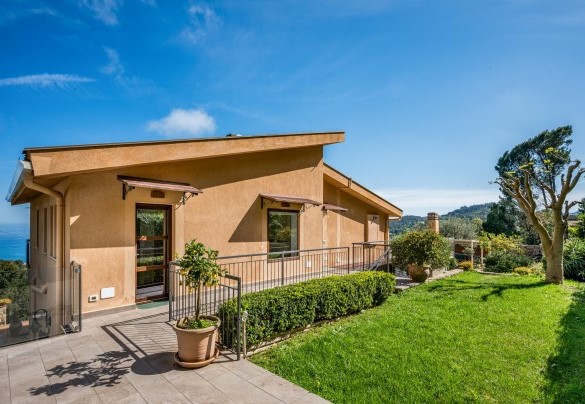 Ingresso al primo piano - Villa Provenza