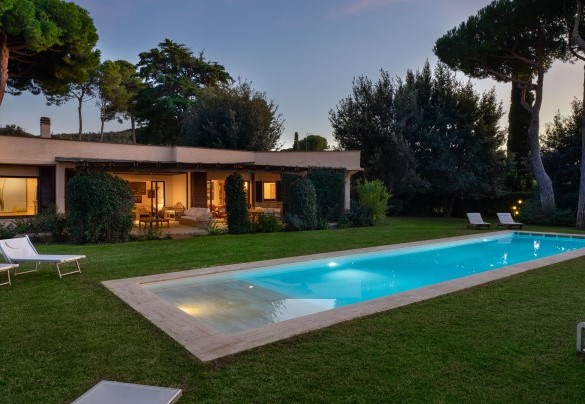The villa at sunset - Villa Puntala
