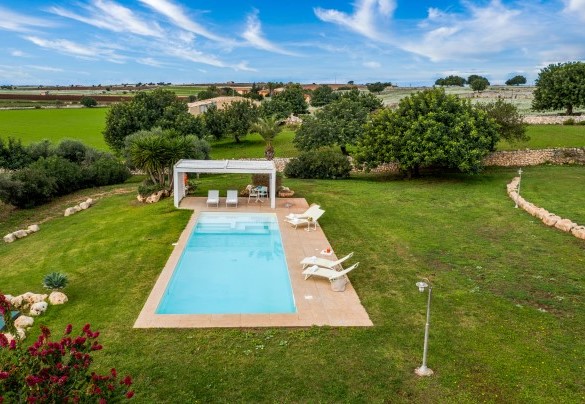 The pool area - Villa Ramunna