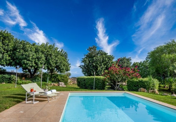 The pool - Villa Ramunna