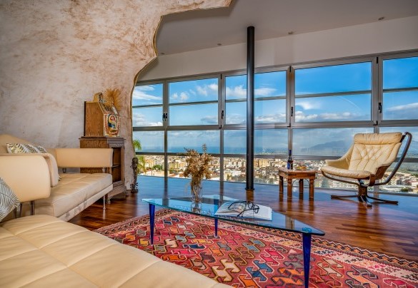 Il salotto con vista al primo piano- Villa Relax