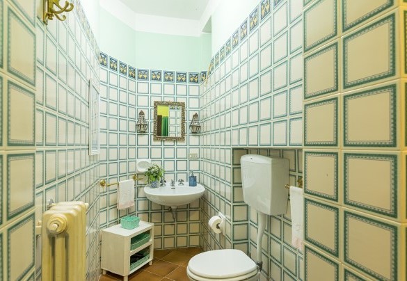 En suite bathroom with shower - Villa Rinaldi