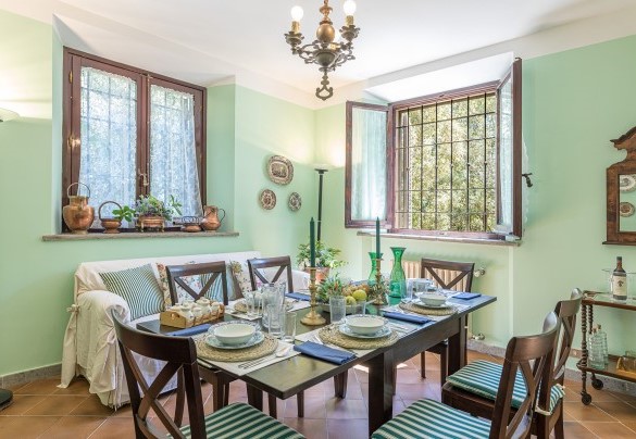 The elegant dining room  - Villa Rinaldi