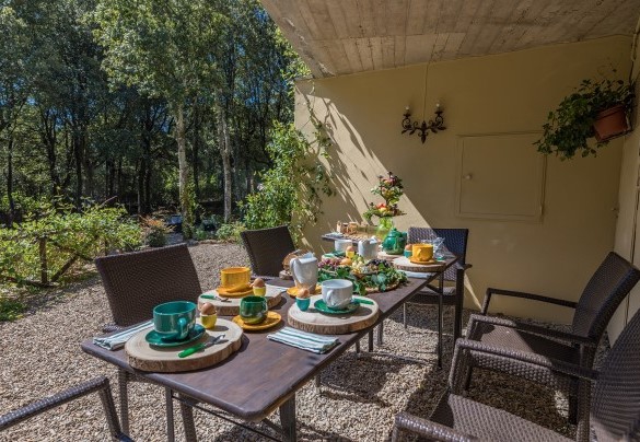 Confortable and spacious outdoor dining table - Villa Rinaldi