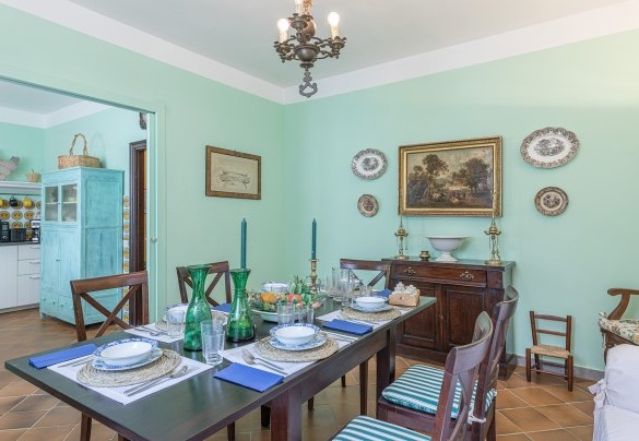 The elegant dining room  - Villa Rinaldi