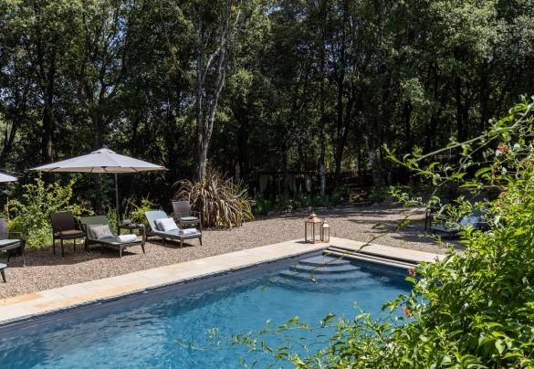 The swimming pool can be reached down a few steps or down a path  - Villa Rinaldi