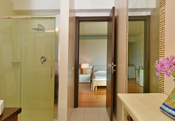Il grazioso bagno en-suite con doccia - Villa Rita