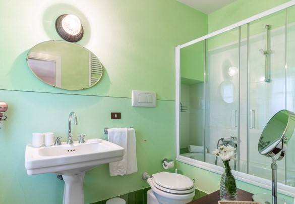 Bagno con vasca - Villa Rivetta