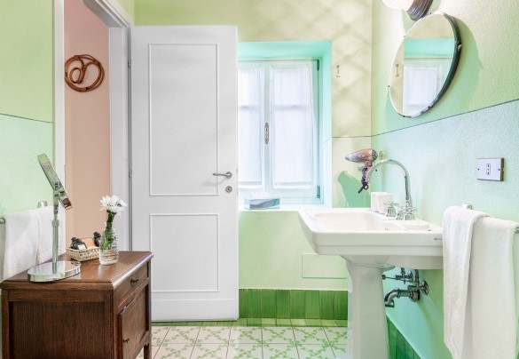 Bagno con vasca - Villa Rivetta
