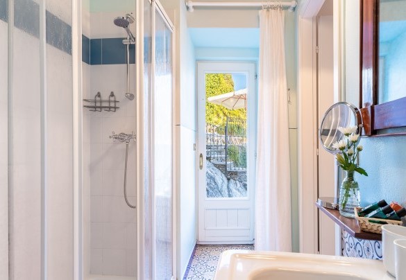 Bagno en-suite con doccia - Villa Rivetta