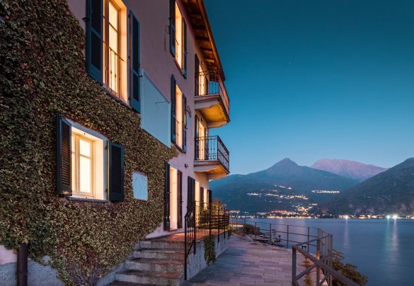 Villa Rivetta si trova nella pittoresca cittadina di Rezzonico, perla medievale situata sulla sponda occidentale dell’alto Lago di Como - Villa Rivetta