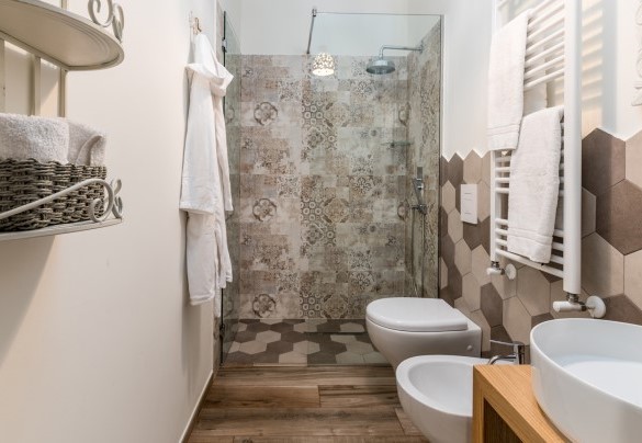 Bagno en suite con doccia n.3 al primo piano  – Villa Rudy