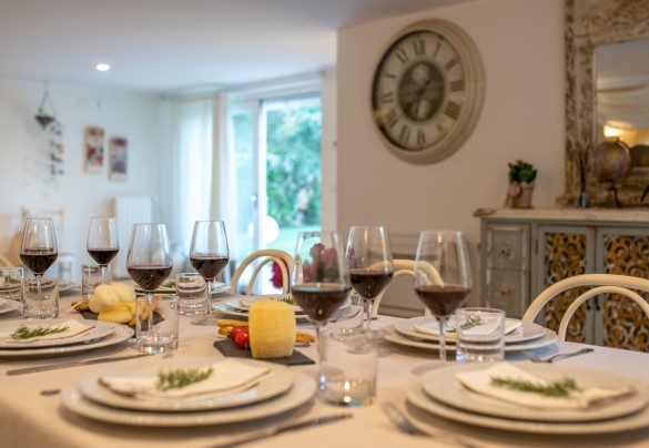 La sala da pranzo al piano terra - Villa Rudy