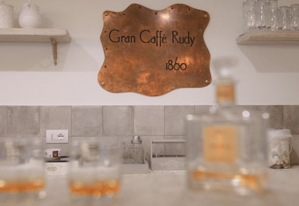 Zona bar dedicata al famoso caffè ancestrale a Monopoli al piano terra - Villa Rudy