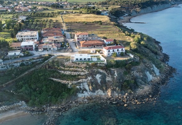 Bird’s eye view of the cliff where the villa is located - Villa Sabbie Rosse