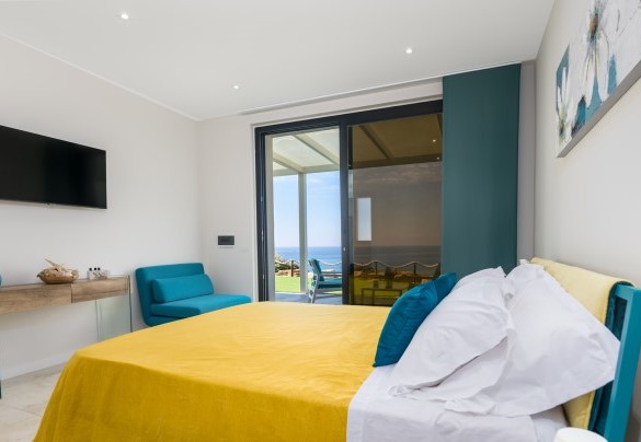 Double bedroom n.2 accessible from the porch – Villa Sabbie Rosse