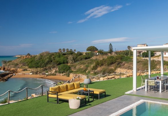 From the porch you can enjoy a breathtaking view of the Ionian Sea - Villa Sabbie Rosse