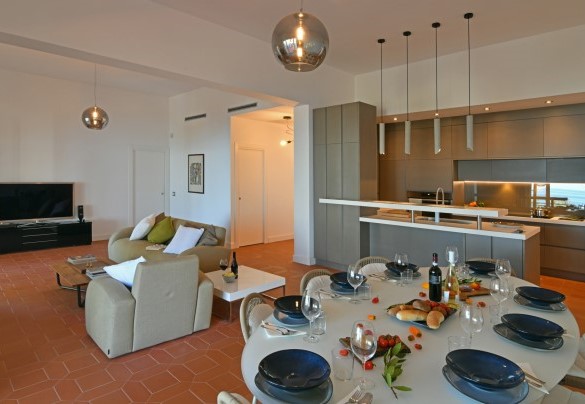 The open-plan living is composed of the dining room, the kitchen and the sitting room – Villa Armonia