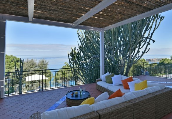 The sitting area on the outdoor terrace – Villa Armonia