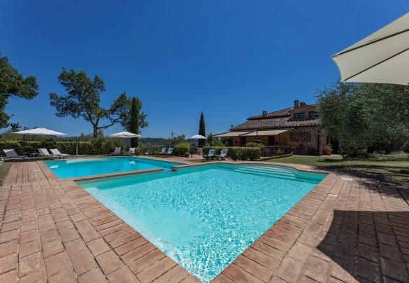 Due piscine adiacenti sulla terrazza - Villa San Nazario