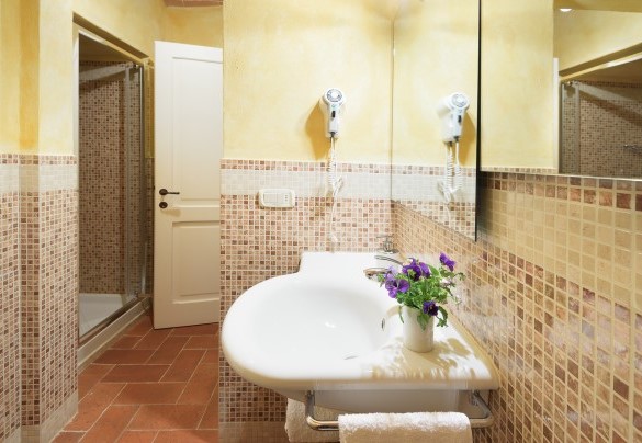 Bagno con doccia n.6 della suite n.6 – Villa San Nazario 