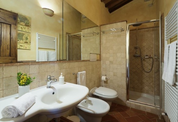 Bagno con doccia n.5 della suite n.5 – Villa San Nazario 