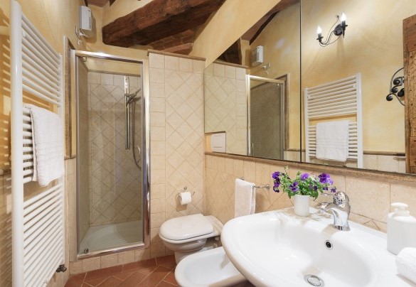 Bagno con doccia n.3 della suite n.3 – Villa San Nazario 