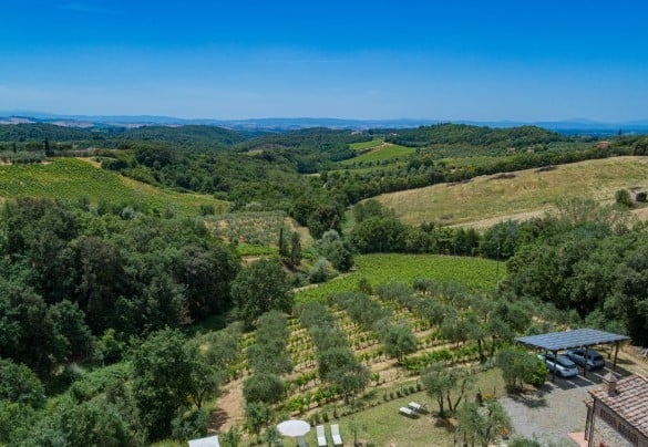The panorama as far as the eye can see on the Sienese hills – Villa Santa Maria