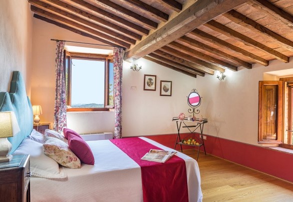 Camera matrimoniale n.5 con letto divisibile, con bagno en-suite, al primo piano – Villa Santa Maria