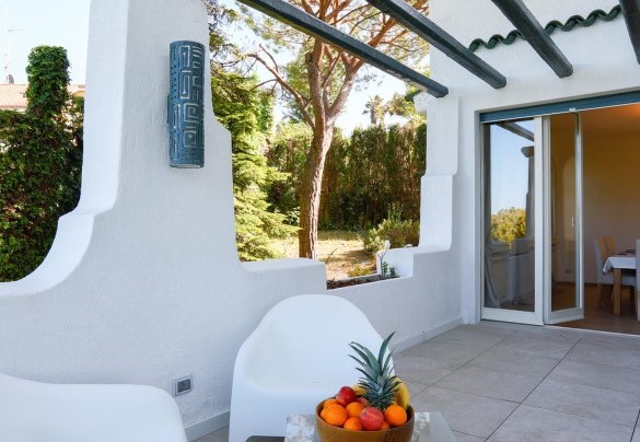 Il terrazzo confinante con la cucina - VILLA SARAH 10+2