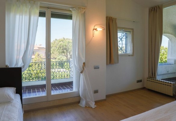Camera con due letti singoli N° 5 al primo piano - VILLA SARAH 10+2