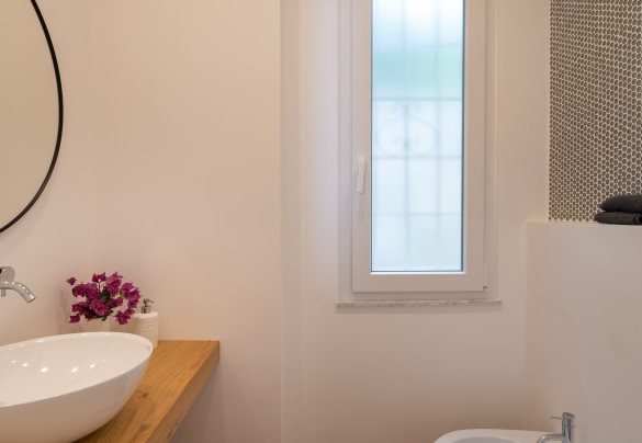 Il bagno di servizio al primo piano - Villa Scirocco