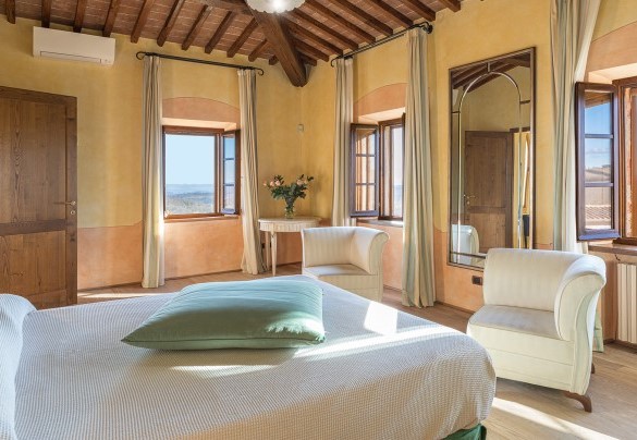 Camera matrimoniale con bagno privato al primo piano- Villa Siena