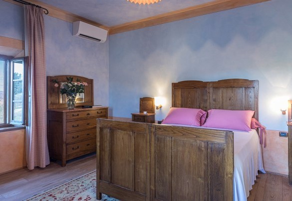 Camera matrimoniale con bagno privato al primo piano- Villa Siena