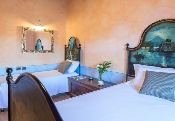 Camera doppia al primo piano con bagno privato- Villa Siena