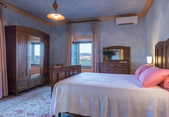Camera matrimoniale con bagno privato al primo piano- Villa Siena