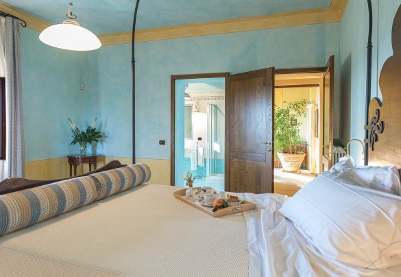Camera matrimoniale con bagno privato al primo piano- Villa Siena