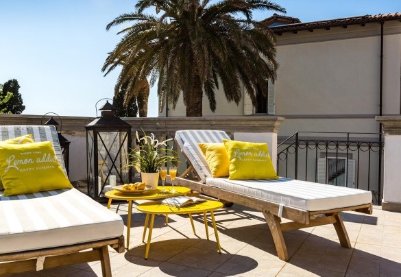 Outdoor relaxation area - Villa Sole al Molino a Vento 8
