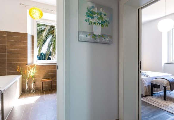 Bathroom n3 with bath, for room n4, first floor - Villa Sole a Molino a Vento 8