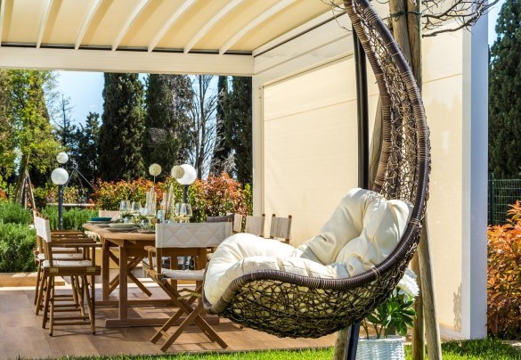 Outdoor table for breakfast, lunch and dinner outdoors - Villa Sole al Molino a Vento 8