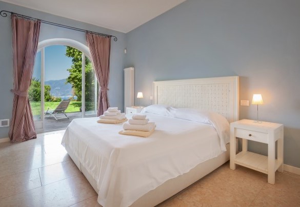 Double bedroom no. 1 on the lower floor - Villa Sorte