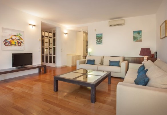 TV room on the lower floor - Villa Sorte