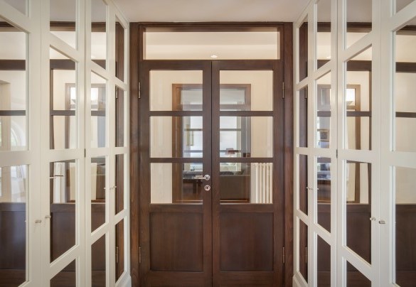 Hallway leading to the sleeping area on the lower floor - Villa Sorte