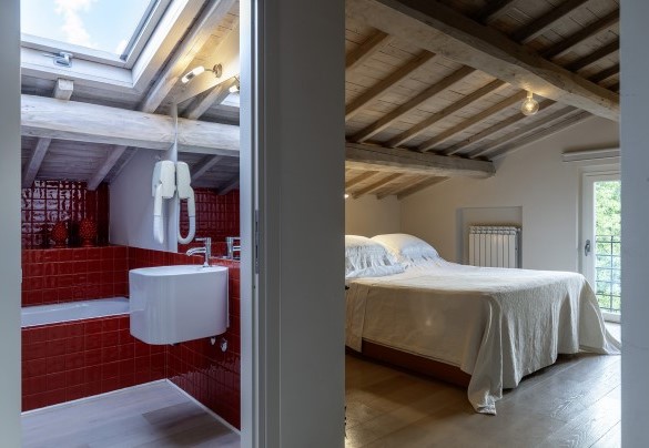 Double bedroom n. 4 with en suite bathroom, on the first floor - Villa Sparta