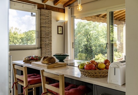 The modern, bright, and well-equipped kitchen - Villa Sparta