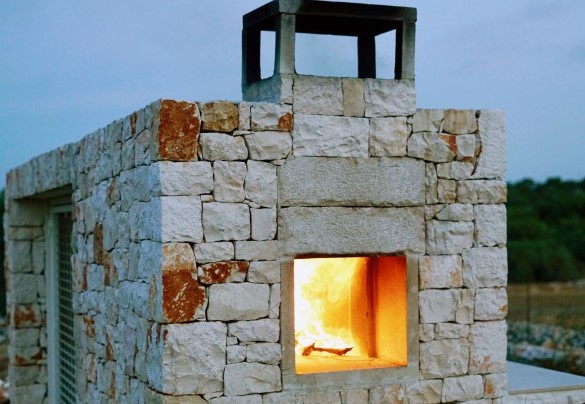 Forno a legna adiacente al gazebo  - Villa Specchio di Mare