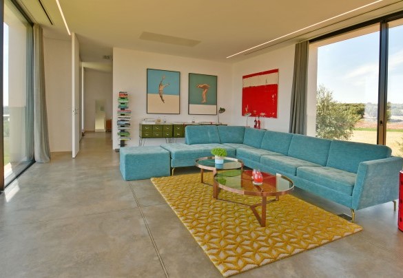 Serramenti vetrati al primo piano regalano scorci panoramici - Villa Specchio di Mare