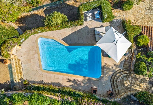 Spettacolare vista aerea della piscina – Villa Stella