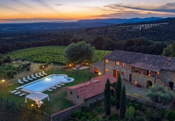 Vista panoramica dal drone al tramonto - Villa Stroncoli