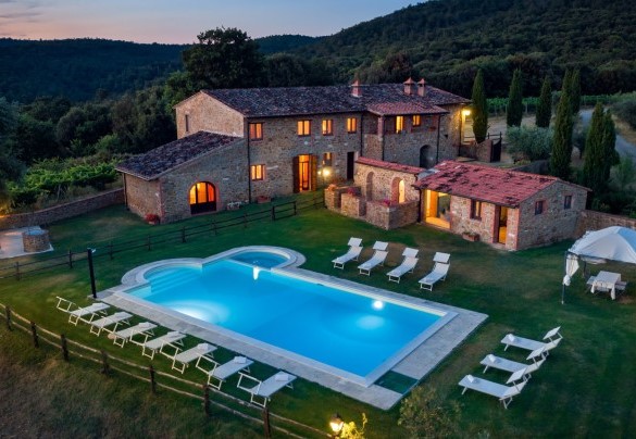Vista della proprietà al tramonto - Villa Stroncoli
